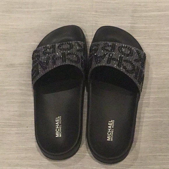 Michael Kors sandals - Picture 2 of 4